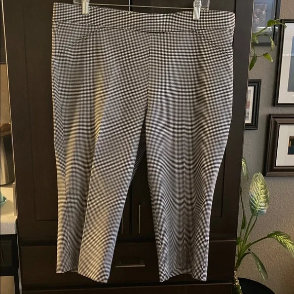 Anne Klein B/W checked capri pants size XL - Picture 3 of 3